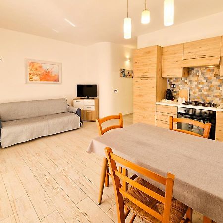 Residenza Quarto 02 - La Maddalena Apartment Ла Мадалена Екстериор снимка