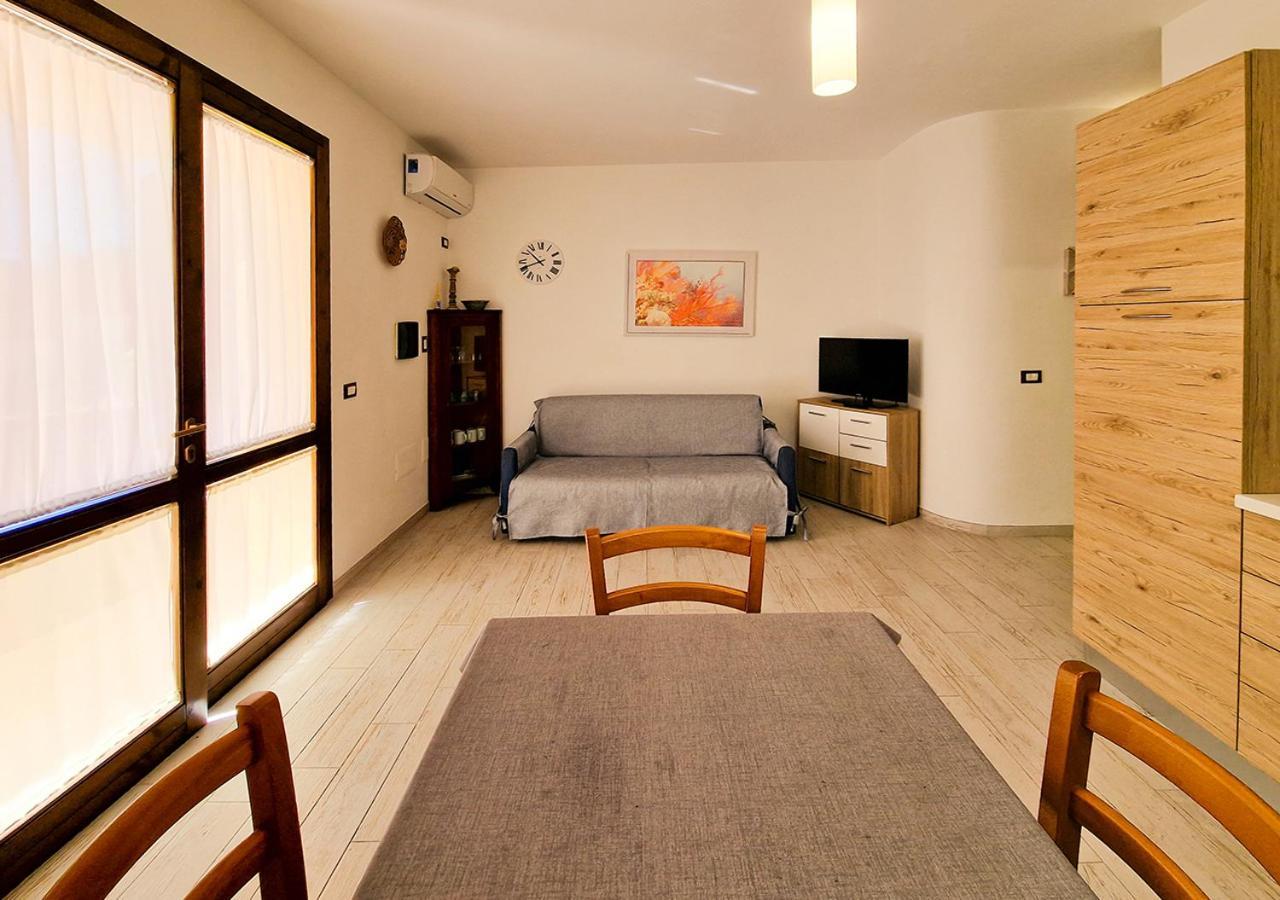 Residenza Quarto 02 - La Maddalena Apartment Ла Мадалена Екстериор снимка